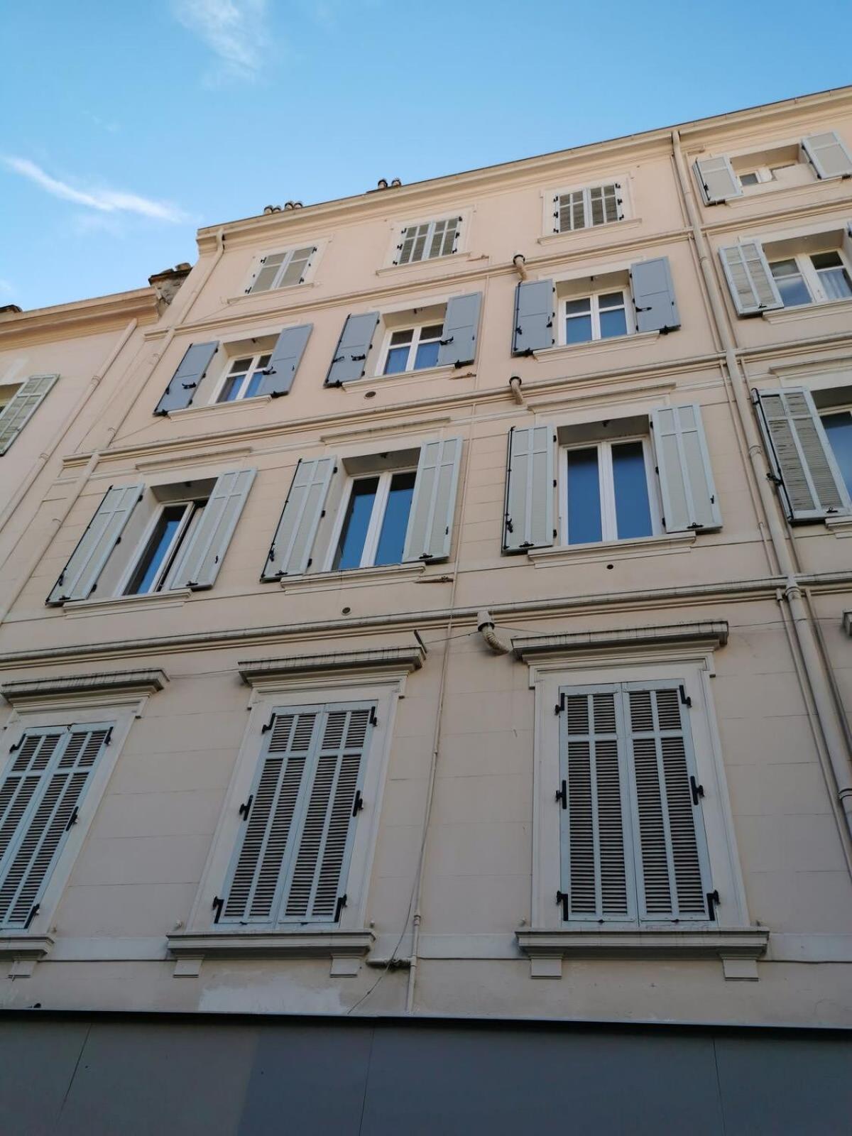2 Bedrooms Meynadier At 2 Min Beachpalais