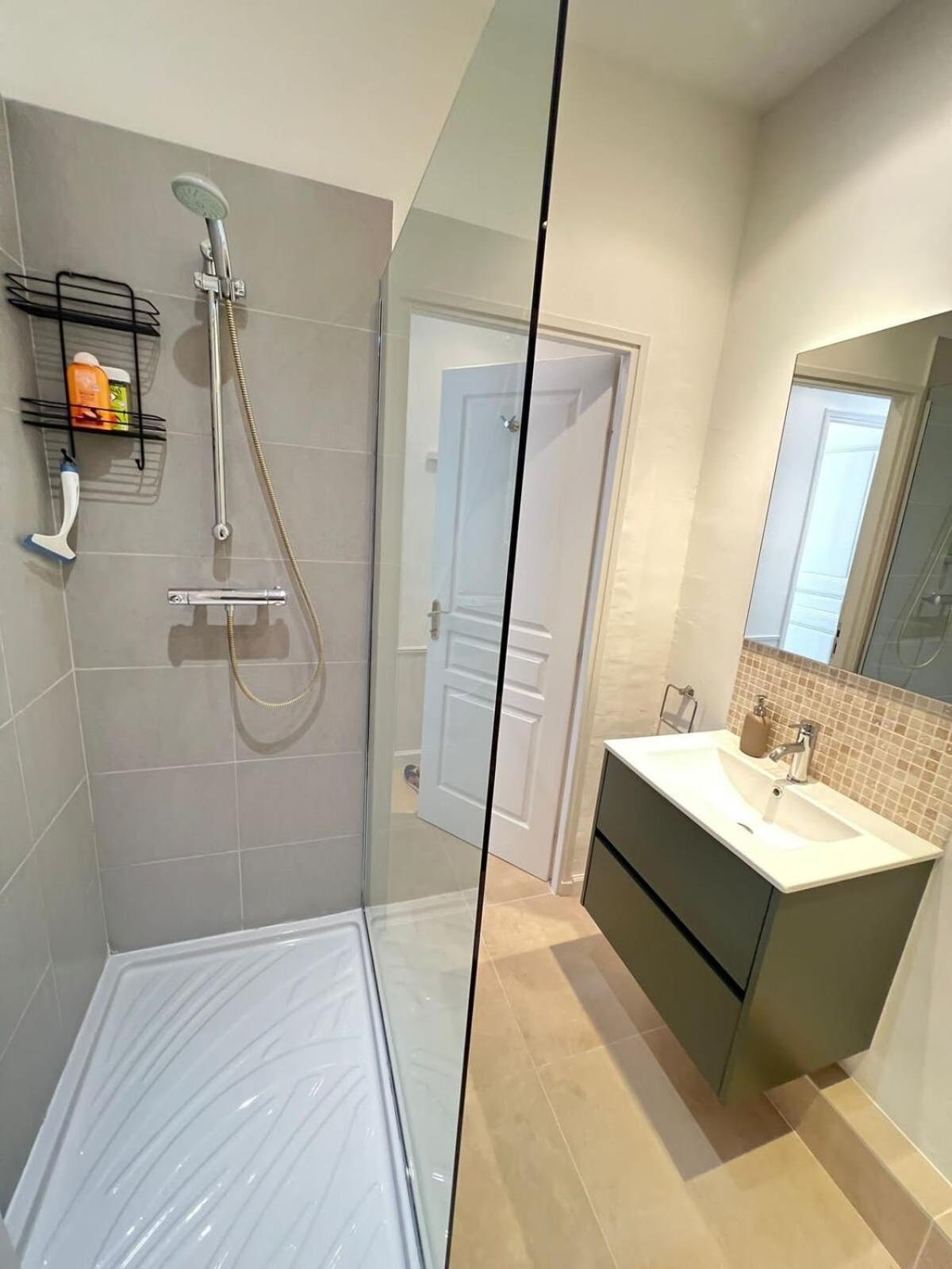 2 Bedrooms Meynadier At 2 Min Beachpalais *