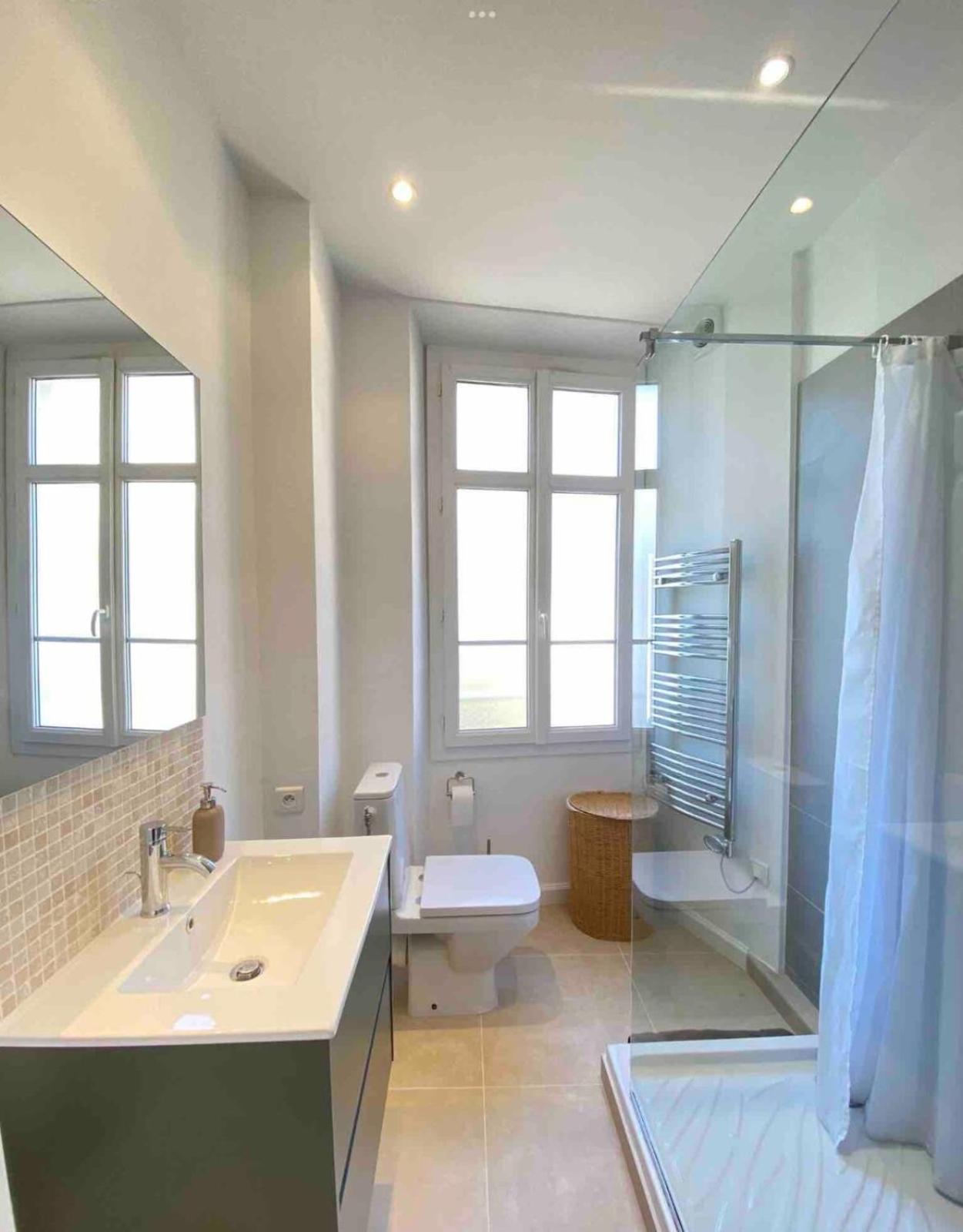 2 Bedrooms Meynadier At 2 Min Beachpalais
